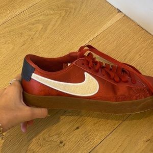 Nike low tops